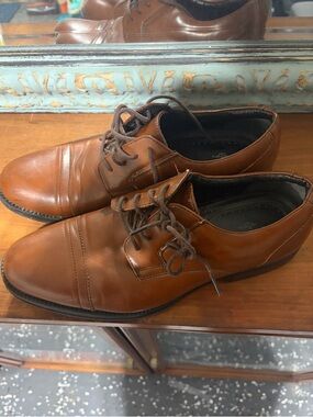 Dockers Tan Leather Cap-Toe Oxfords